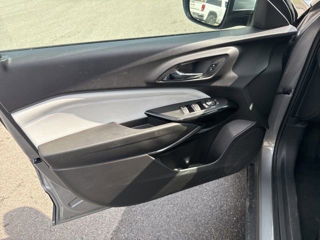 Used 2025 Chevrolet Trax LT image 14