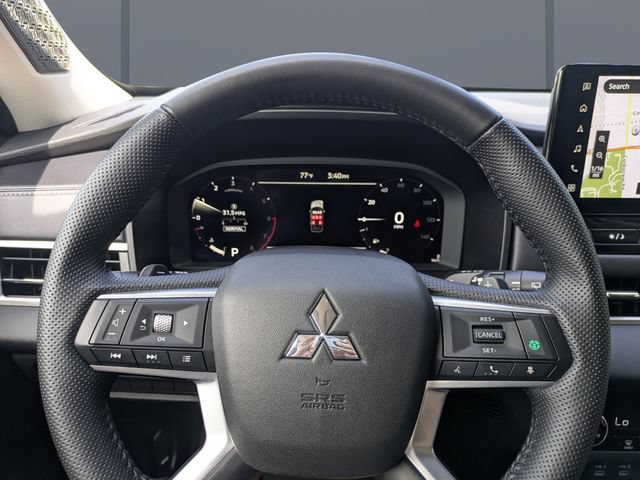 Used 2025 Mitsubishi Outlander SE FWD image 29
