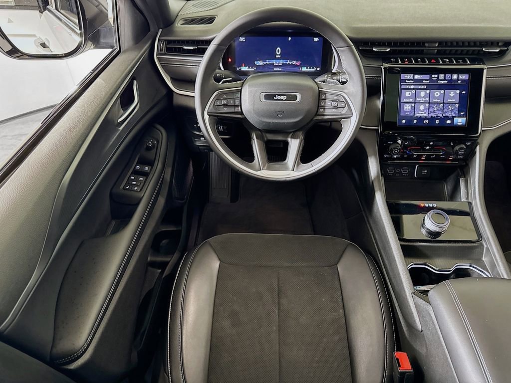 Used 2023 Jeep Grand Cherokee Altitude image 20