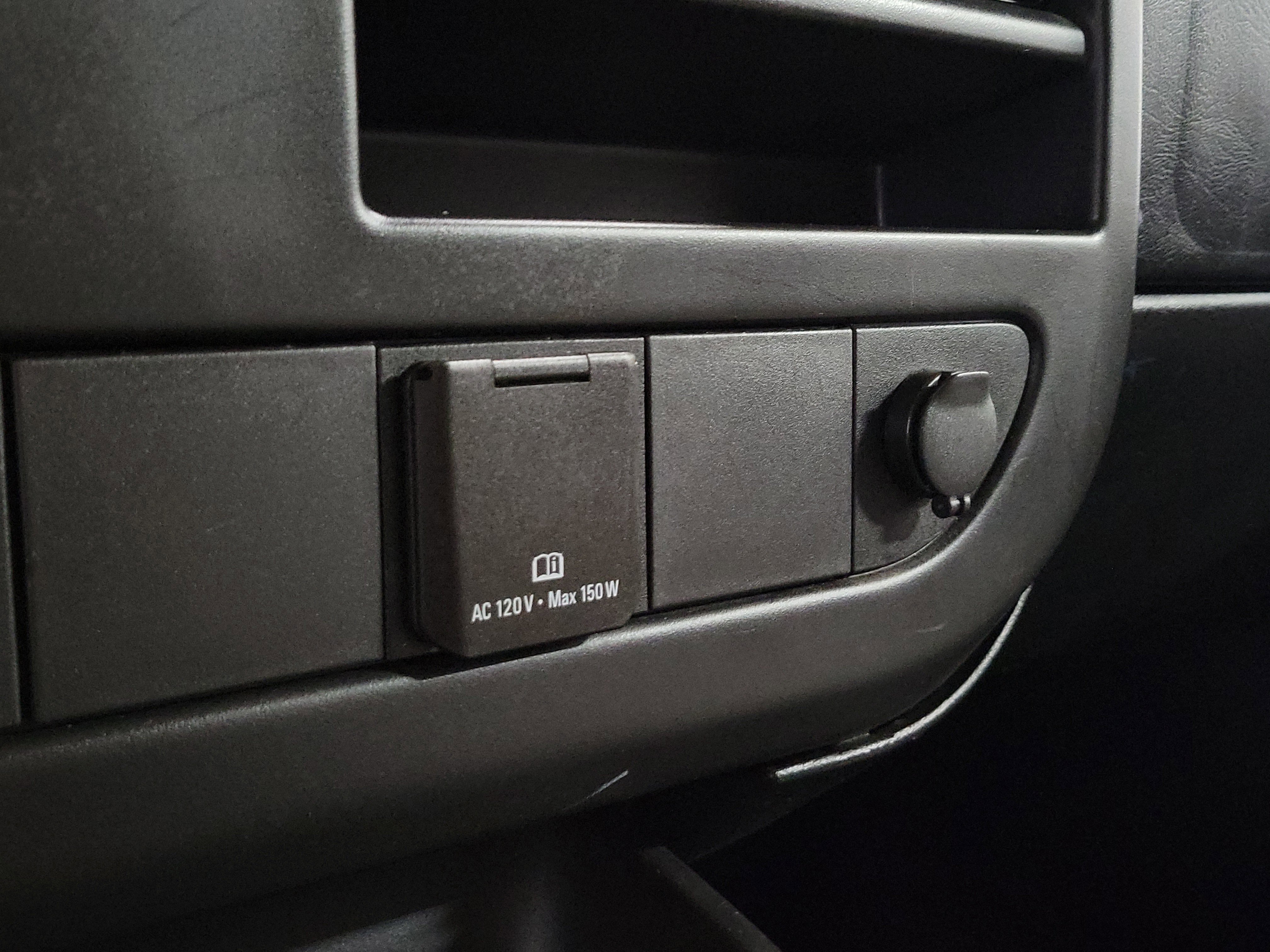 Used 2017 GMC Savana 2500 image 32