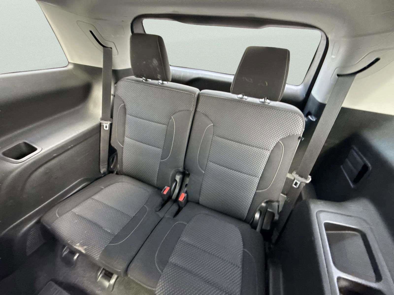 Used 2022 GMC Acadia SLE FWD image 22