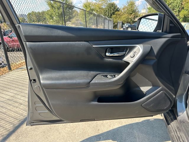 Used 2017 Nissan Altima 2.5 SV w/ Convenience Package image 10