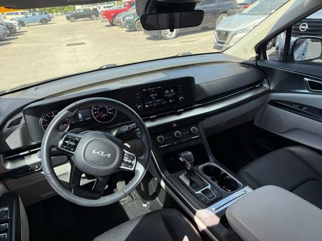Used 2023 Kia Carnival LX image 20