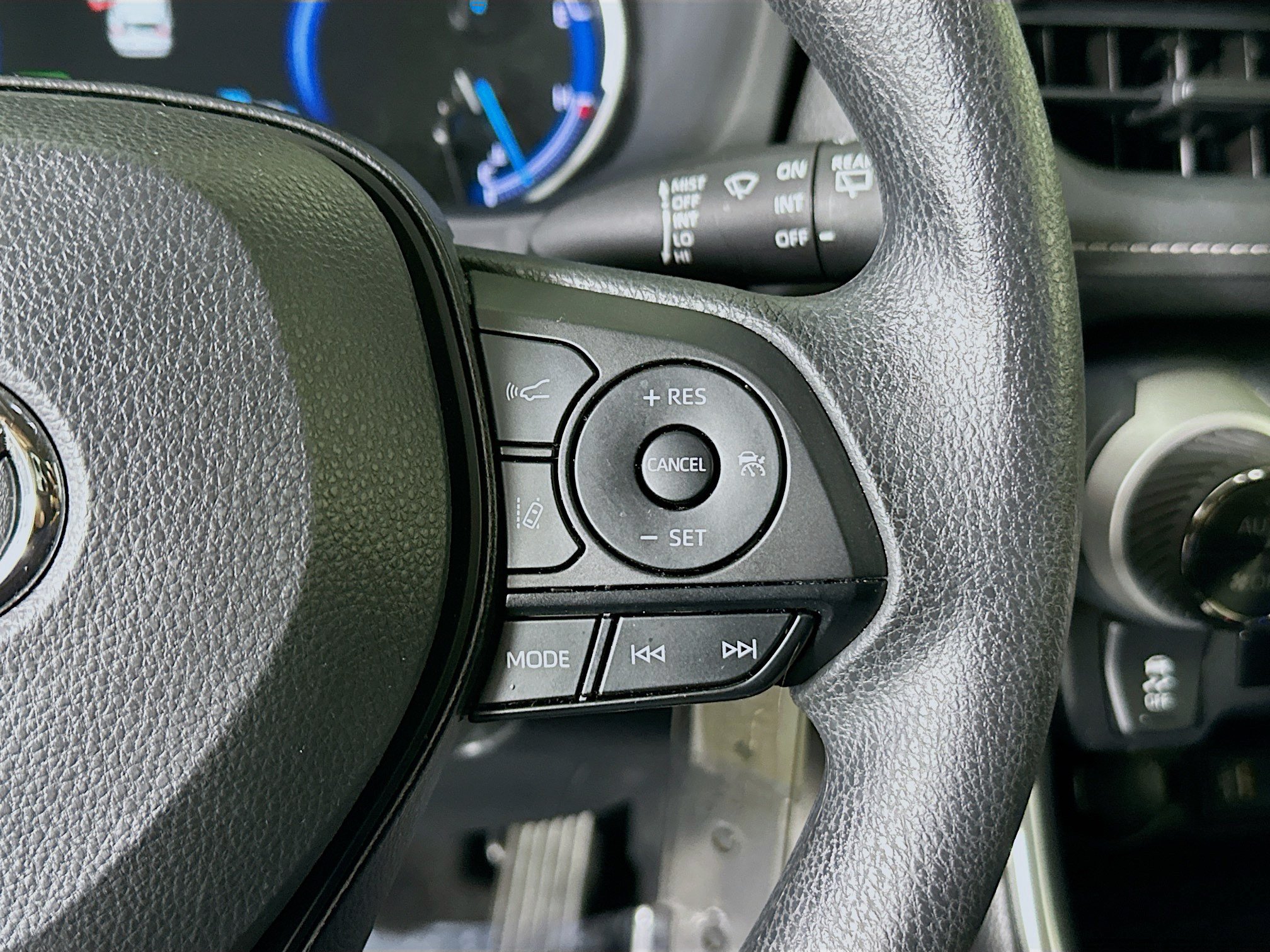 Certified 2025 Toyota RAV4 LE AWD/4WD image 17