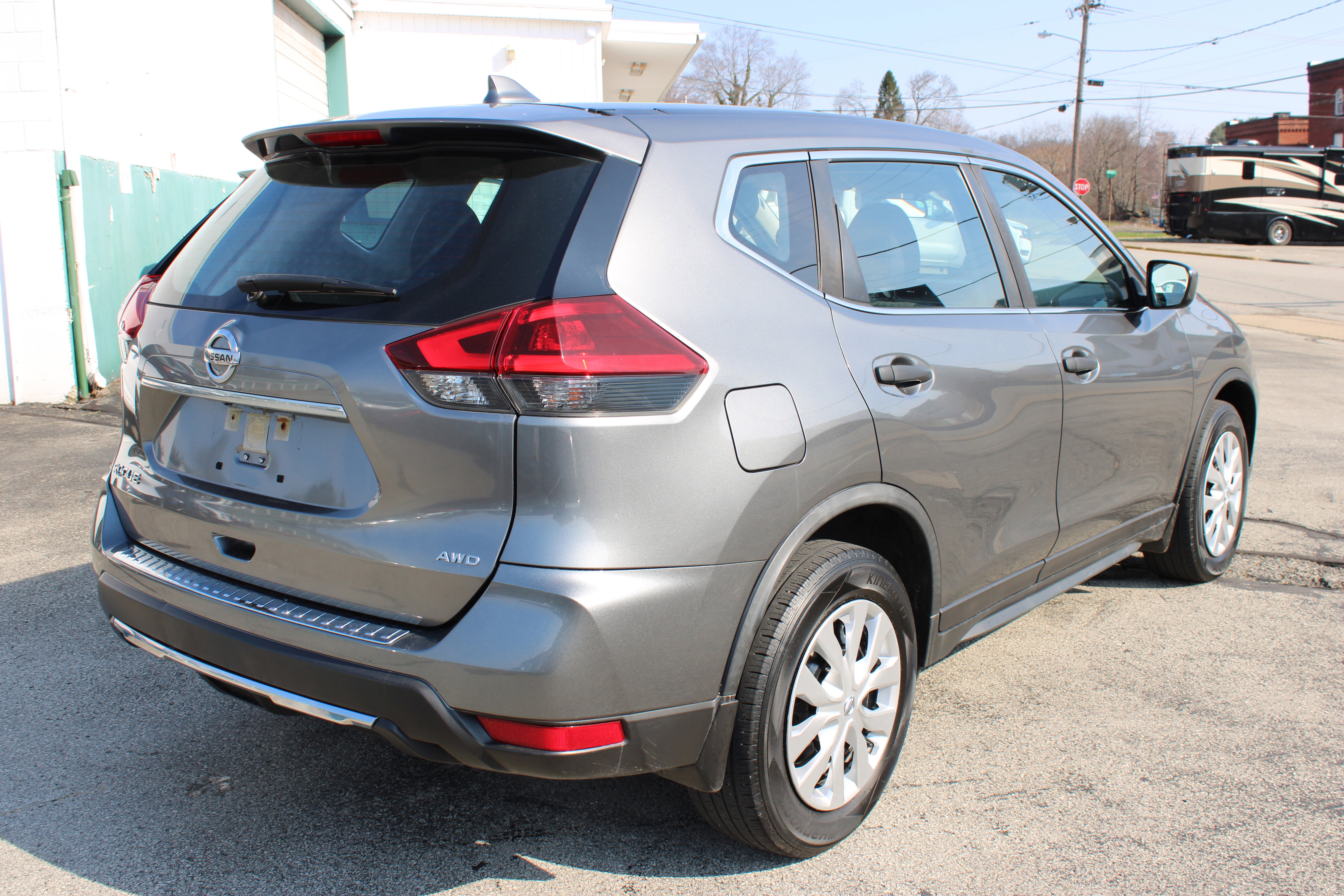 Used 2018 Nissan Rogue S image 7