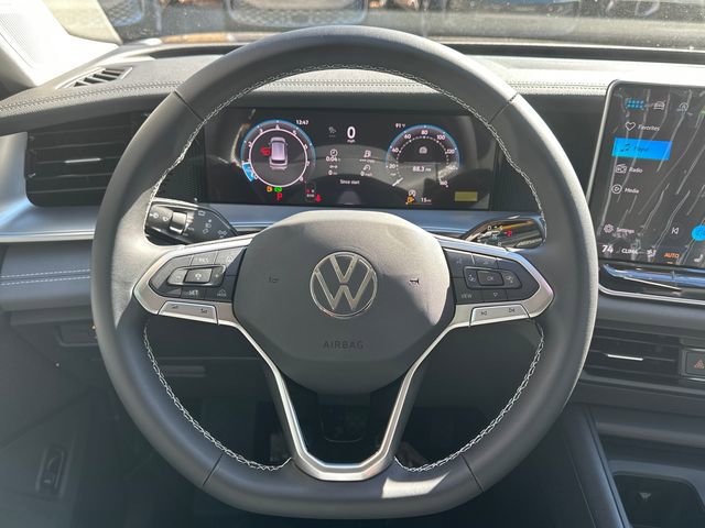 Used 2026 Volkswagen Tiguan SE FWD image 24