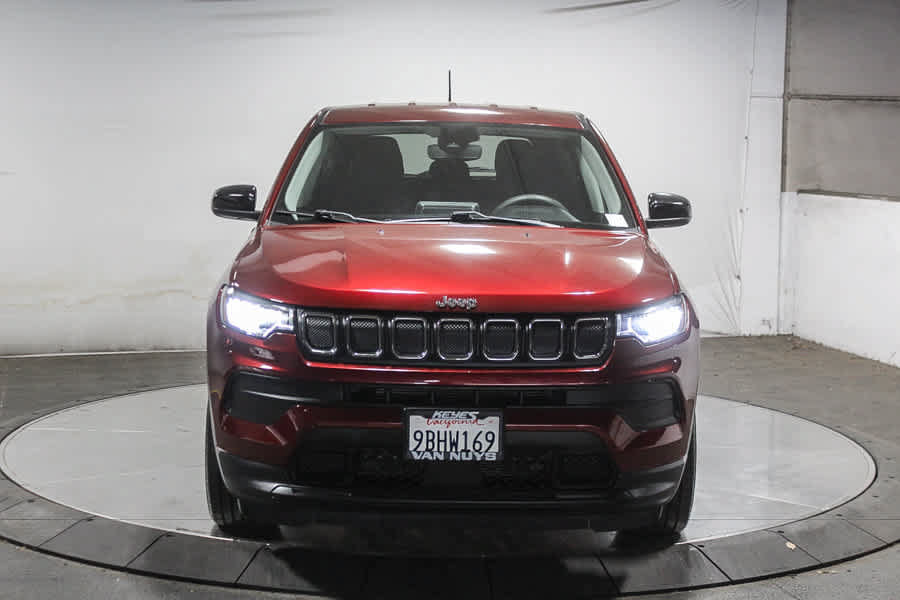 Used 2022 Jeep Compass Sport FWD image 2