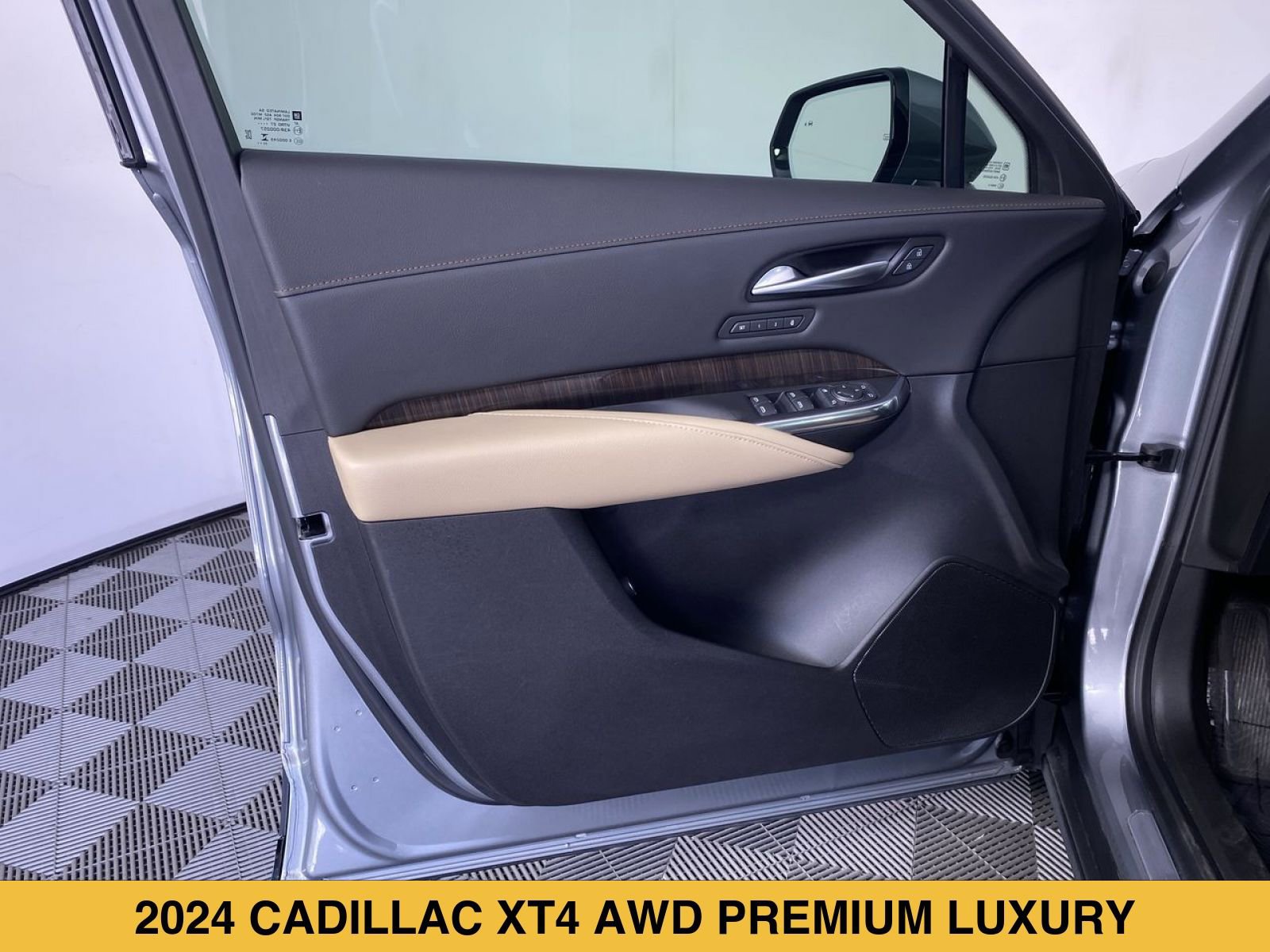 Certified 2024 Cadillac XT4 Premium Luxury w/ Active Safety Package AWD/4WD image 12