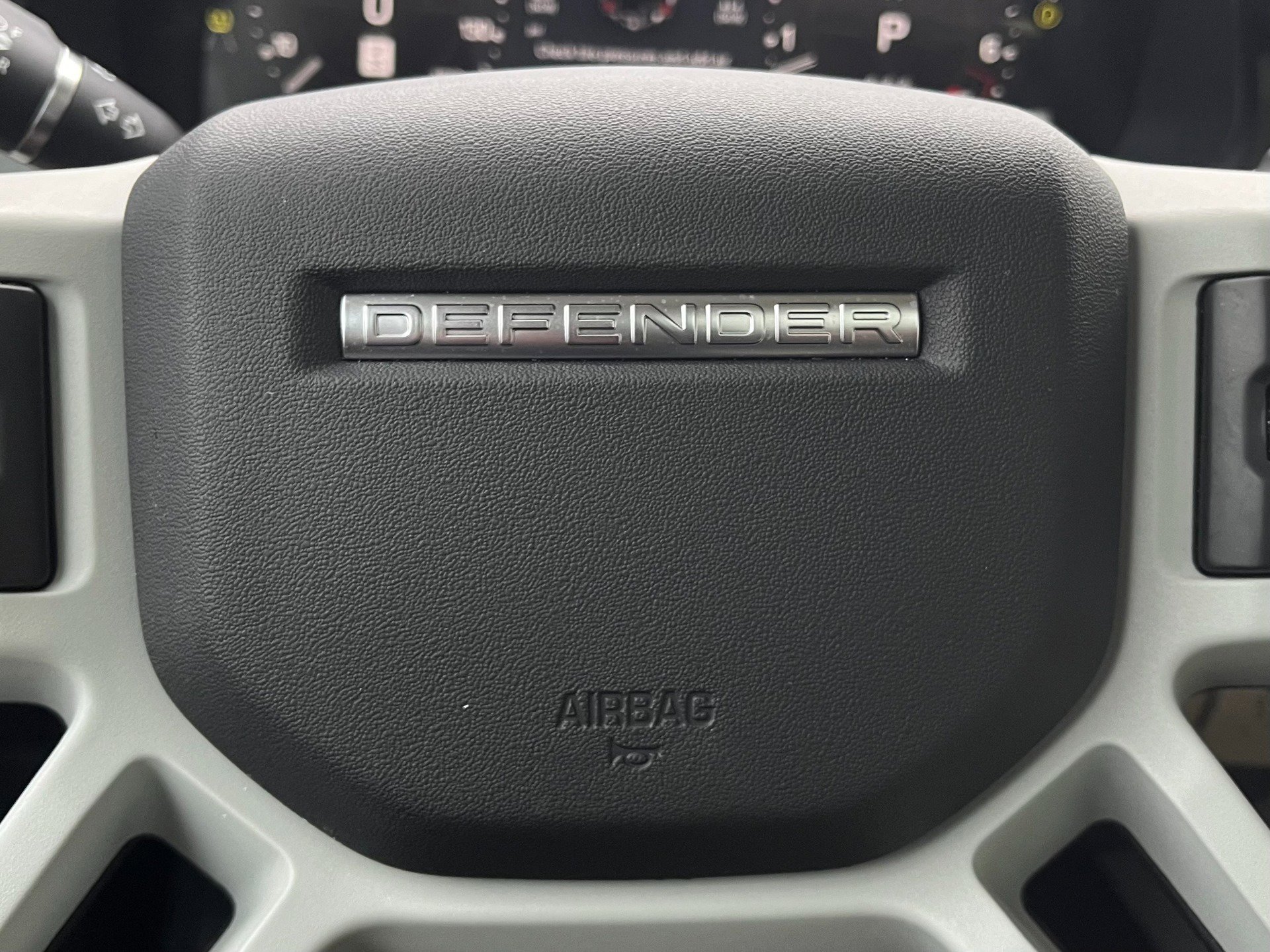 Used 2024 Land Rover Defender 110 SE image 38