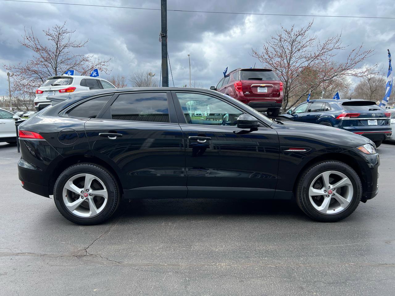 Used 2020 Jaguar F-PACE Premium image 7