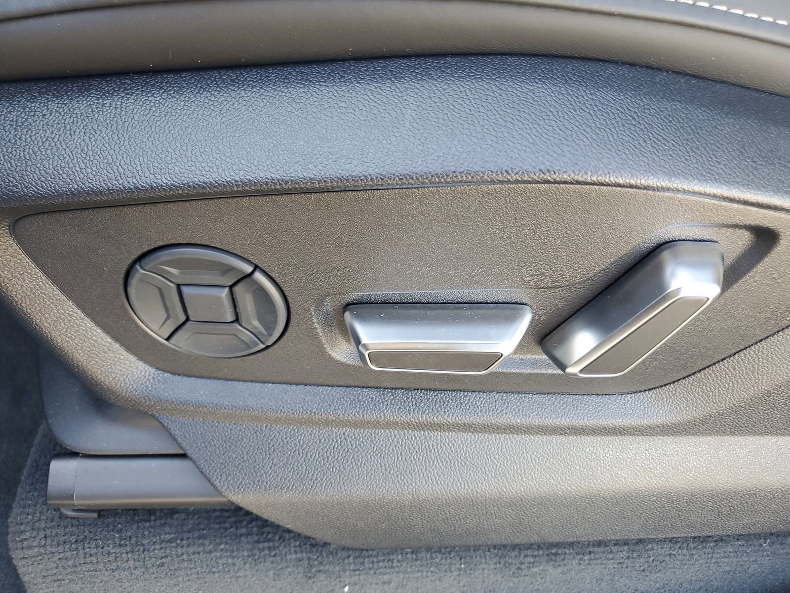 New 2026 Audi SQ7 Premium Plus image 21