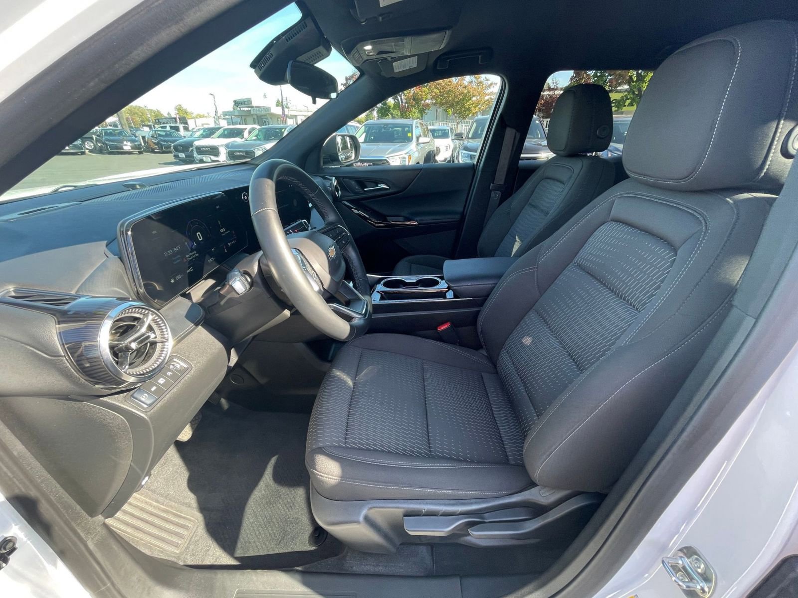 Used 2025 Chevrolet Equinox LT image 25