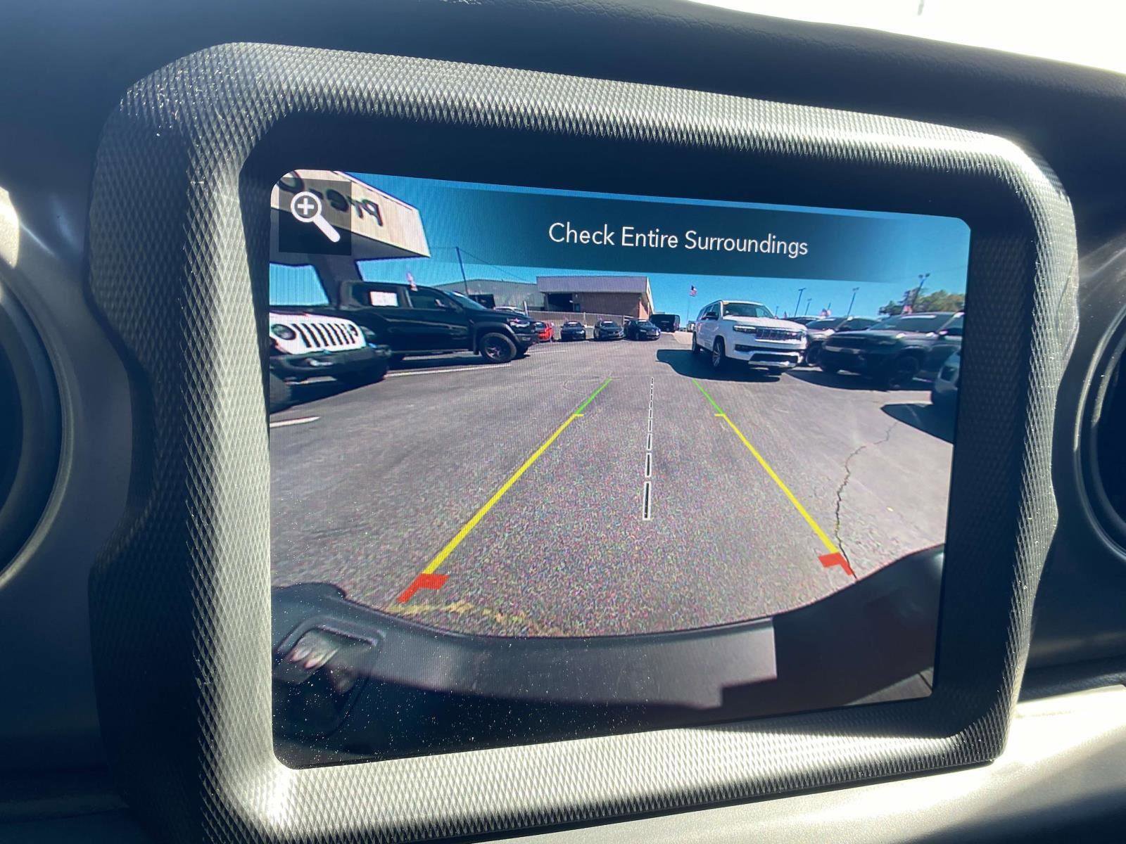 Used 2021 Jeep Gladiator Willys image 4