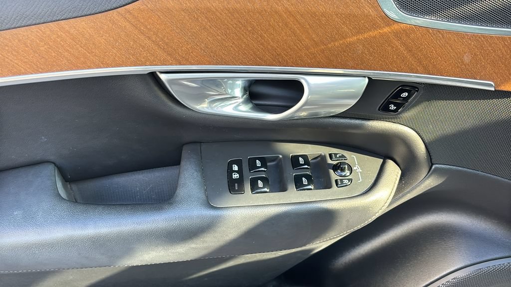 Certified 2023 Volvo XC90 B6 Plus AWD/4WD image 12