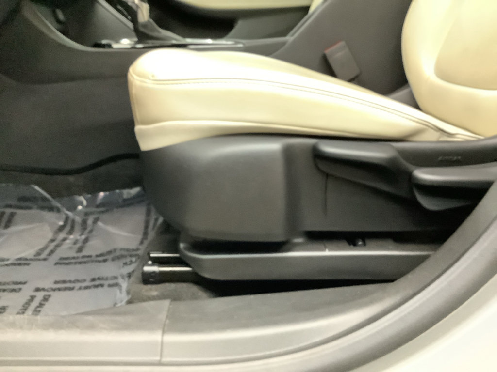 Used 2025 Buick Encore GX Sport Touring FWD image 13