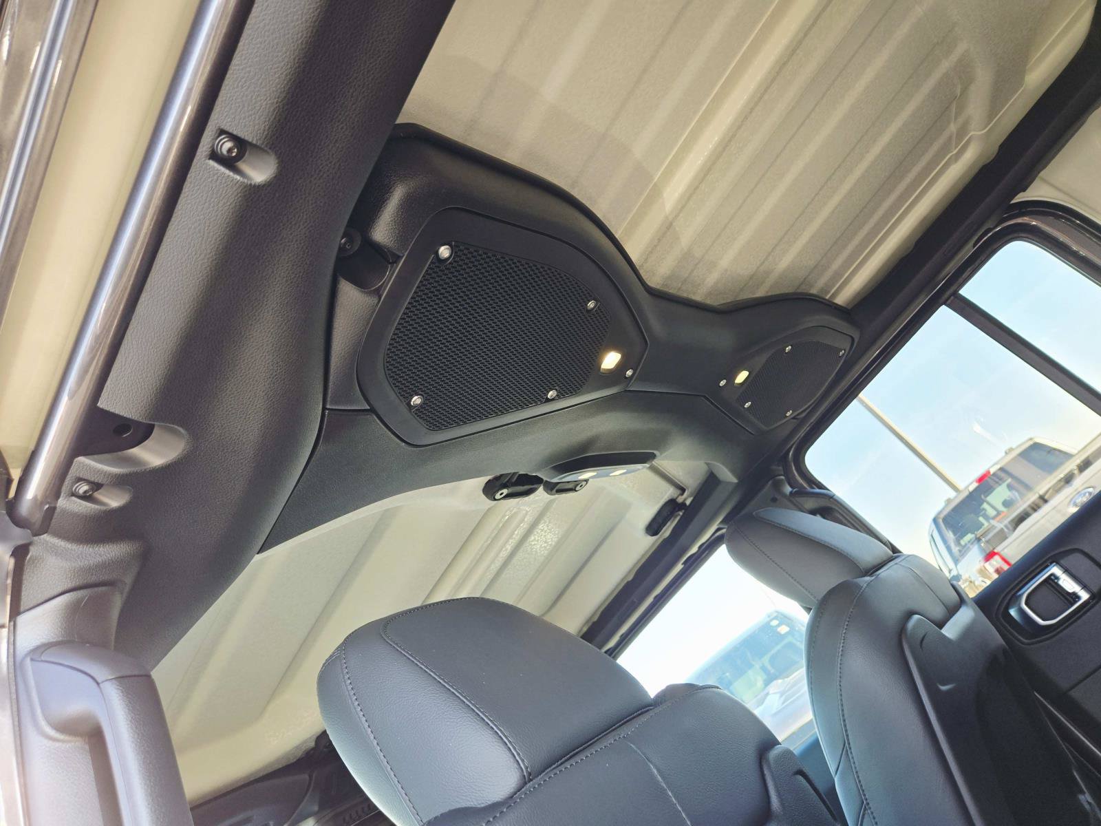 New 2026 Jeep Wrangler Unlimited Sahara AWD/4WD image 14