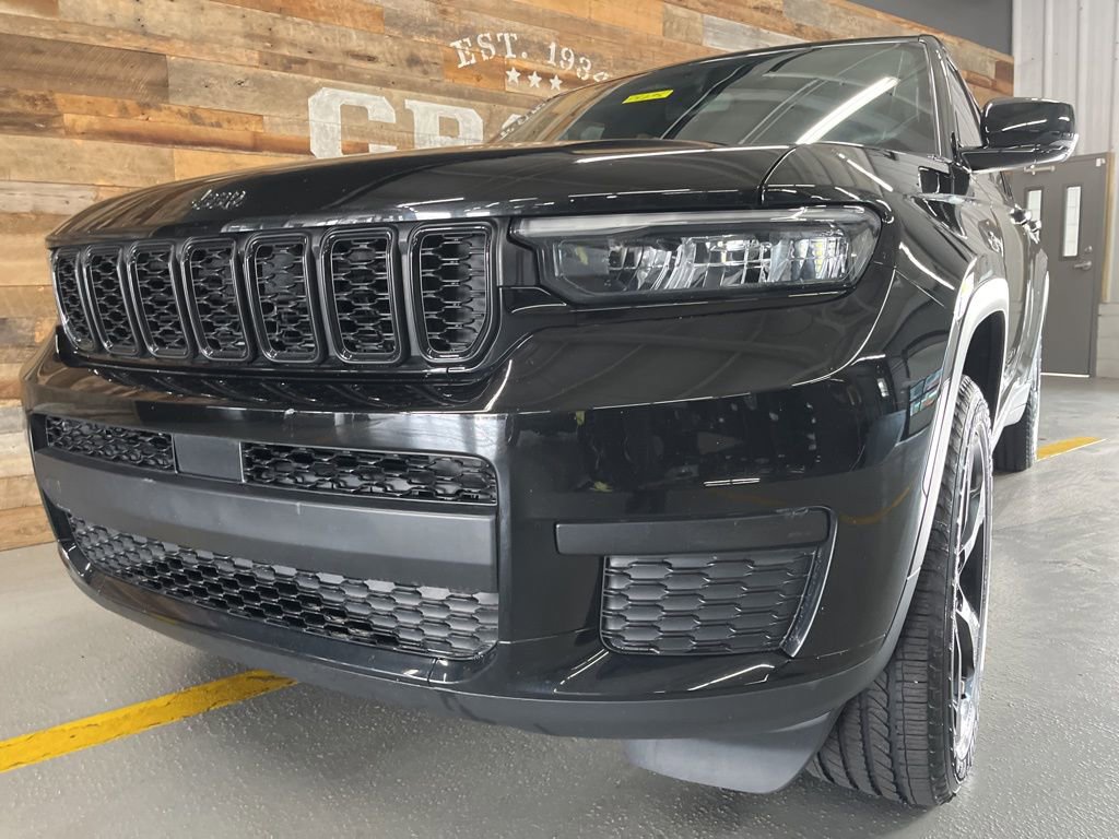 Used 2022 Jeep Grand Cherokee L Laredo image 12