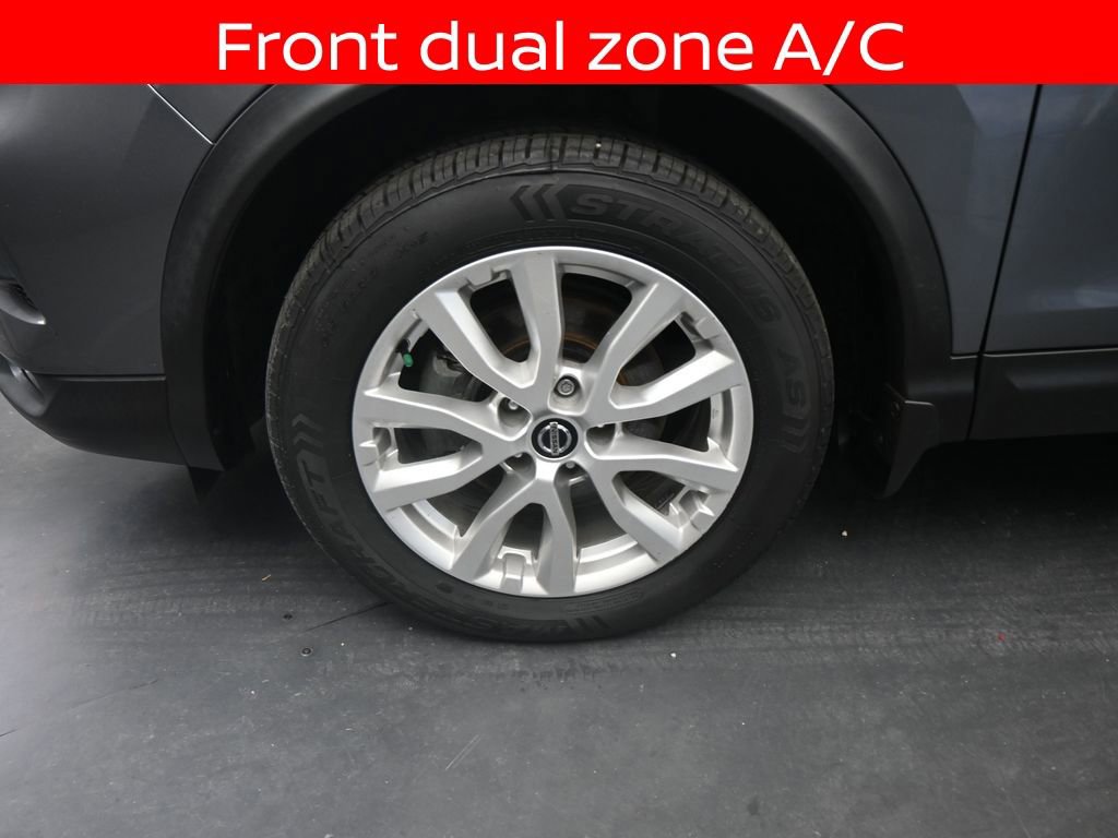 Used 2022 Nissan Rogue Sport SV w/ Technology Package image 27