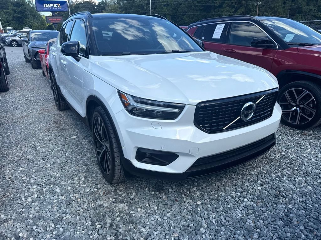 Used 2021 Volvo XC40 T5 R-Design w/ Advanced Package AWD/4WD image 2