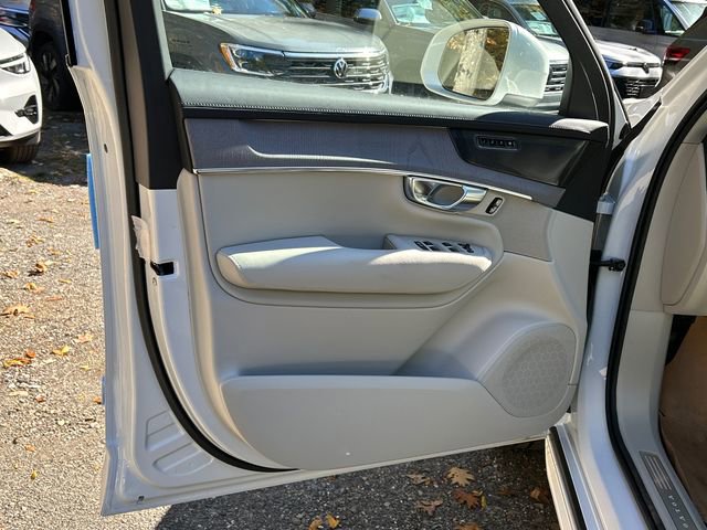 New 2026 Volvo XC90 B6 Ultra w/ Protection Package image 9