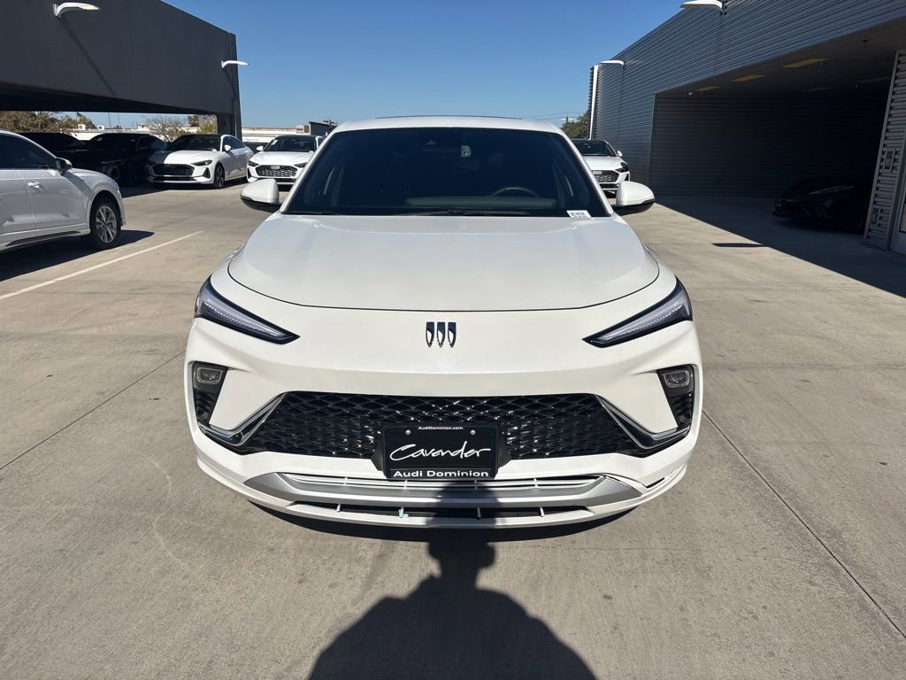 Used 2025 Buick Envista Avenir image 2