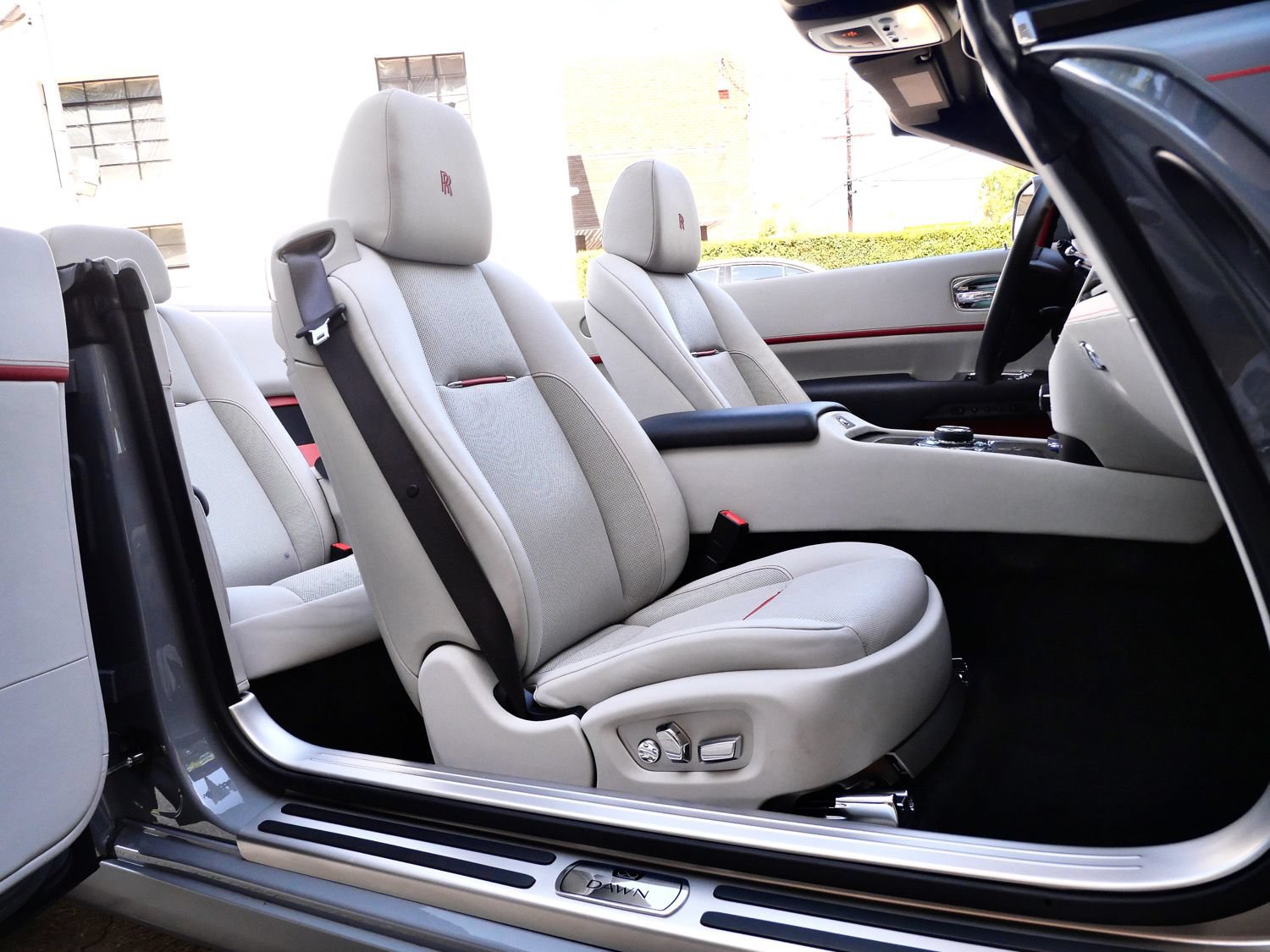 Certified 2020 Rolls-Royce Dawn RWD image 30