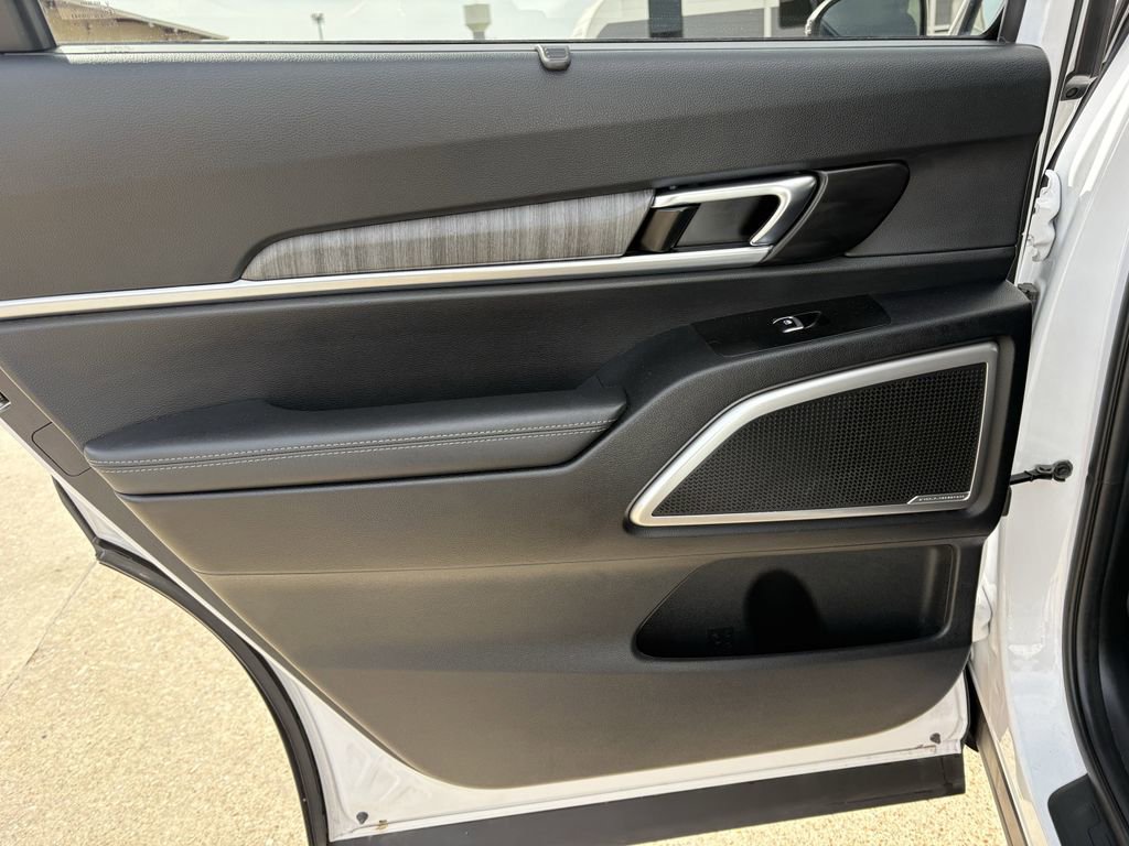 Used 2023 Kia Telluride EX image 24