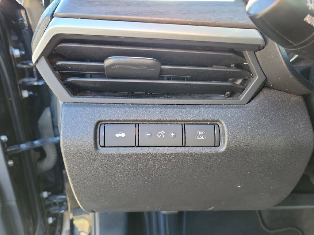 Used 2025 Nissan Altima 2.5 SV FWD image 26