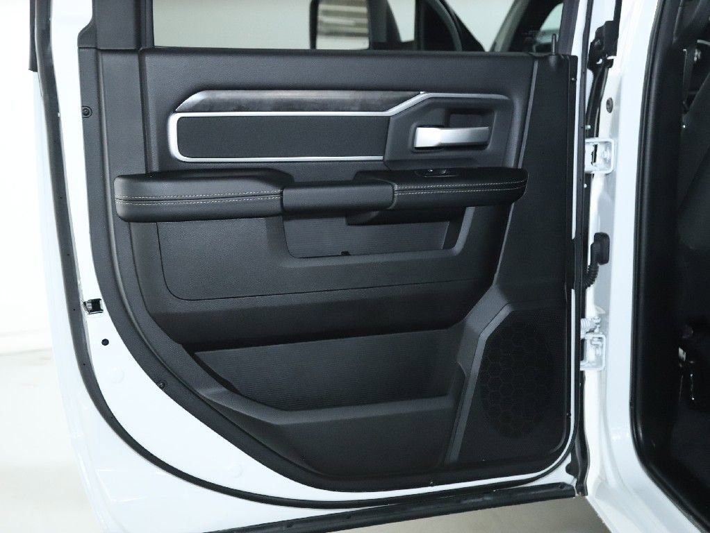 Used 2024 RAM 4500 SLT w/ Quick Order Package 2YG SLT image 13