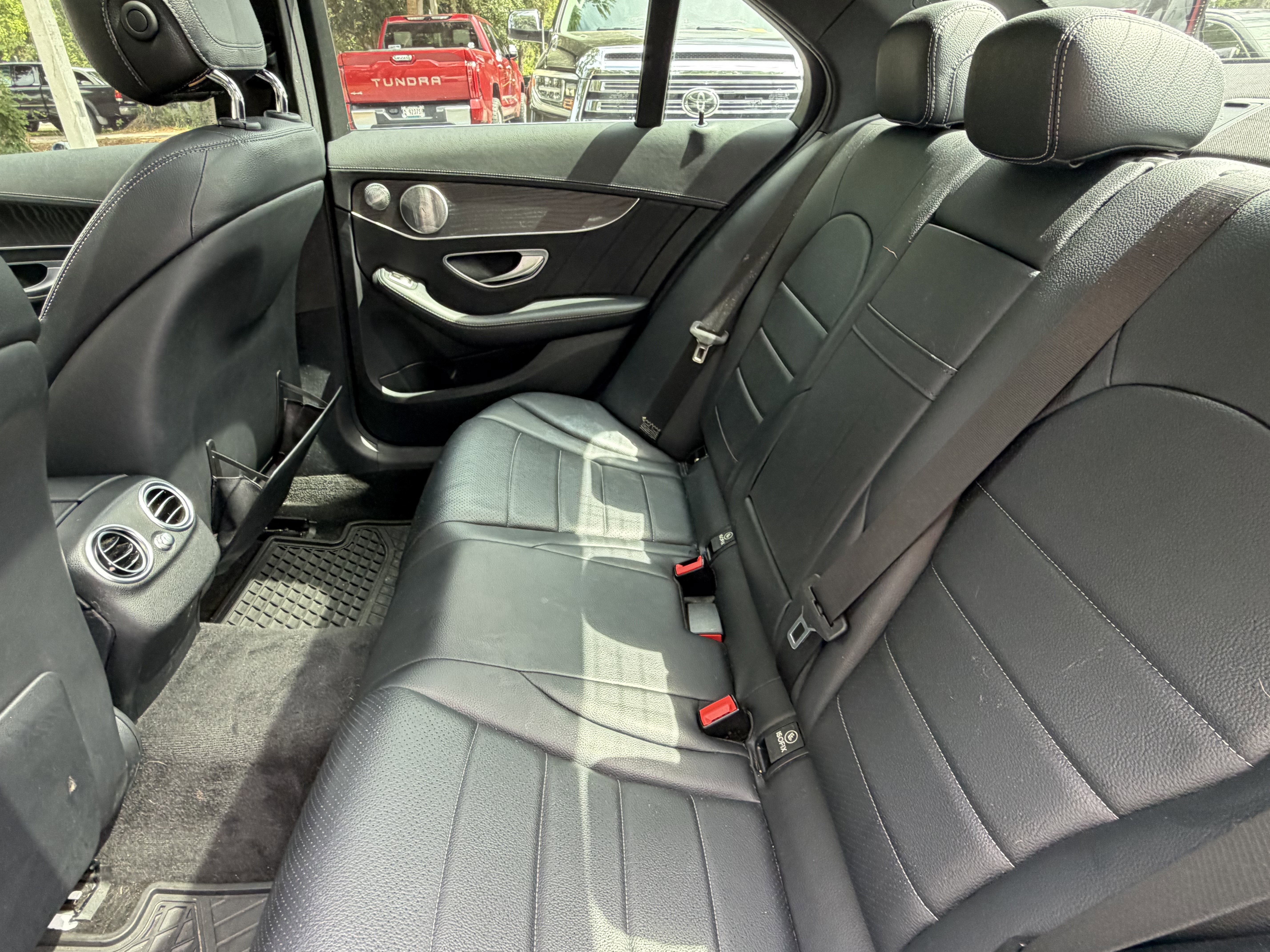 Used 2015 Mercedes-Benz C 300 4MATIC Sedan image 34