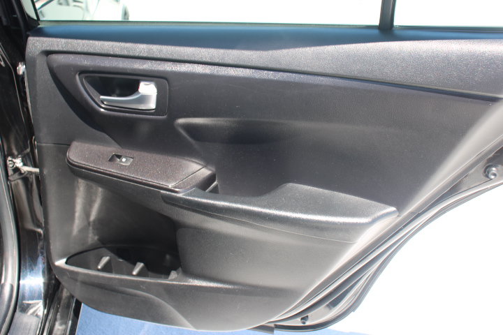 Used 2017 Toyota Camry SE FWD image 16