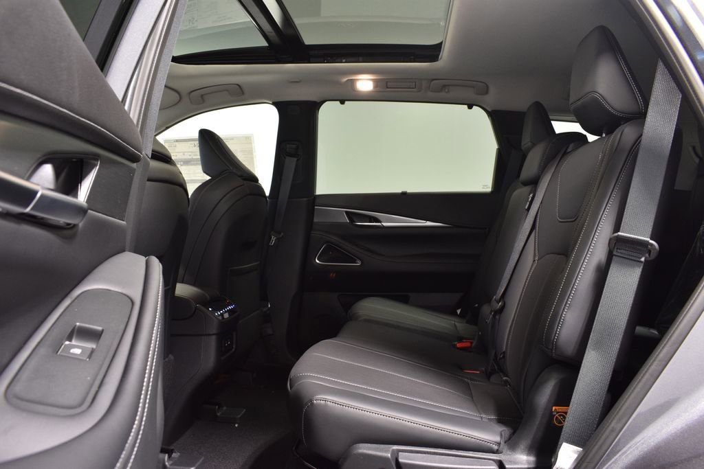 New 2026 INFINITI QX60 Luxe w/ Family Package image 28
