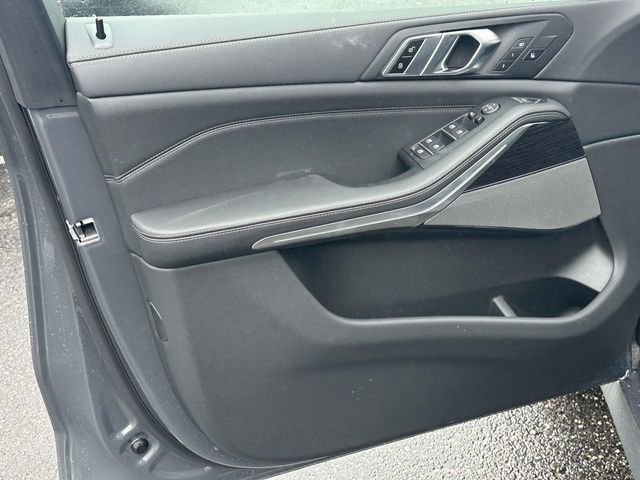 New 2026 BMW X5 xDrive40i w/ M Sport Package AWD/4WD image 13