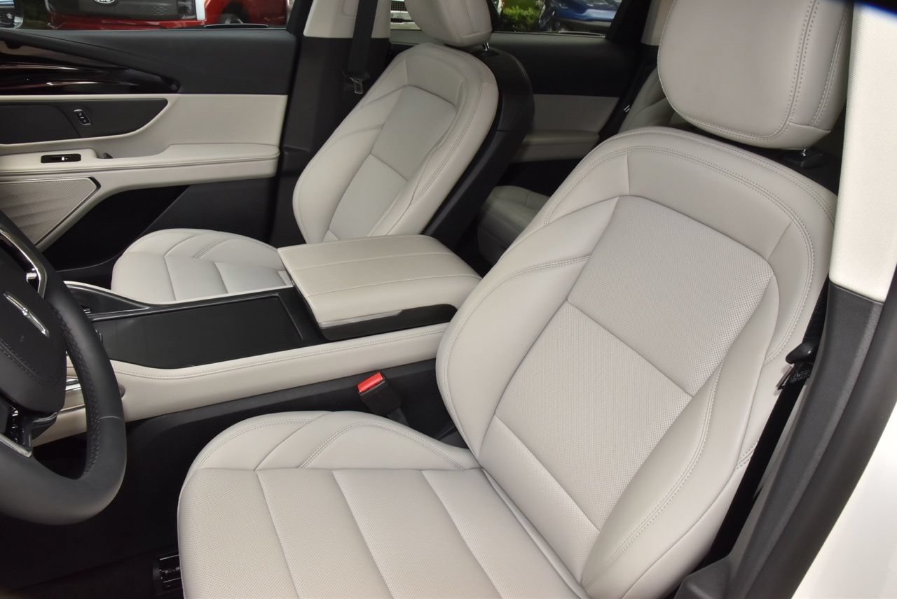 New 2026 Lincoln Nautilus Premier AWD/4WD image 33