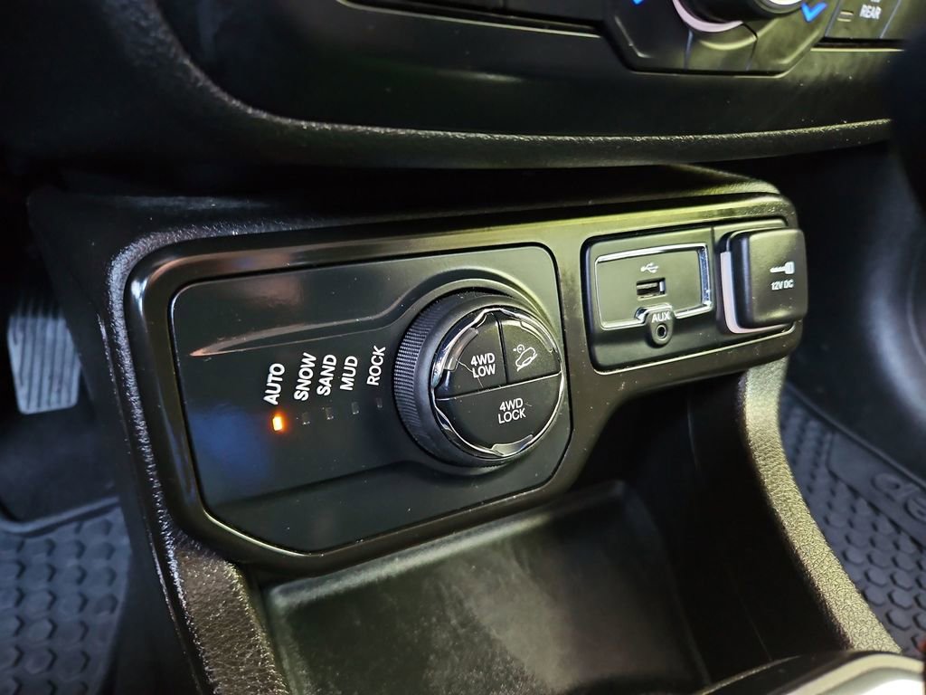 Used 2023 Jeep Renegade Trailhawk image 20