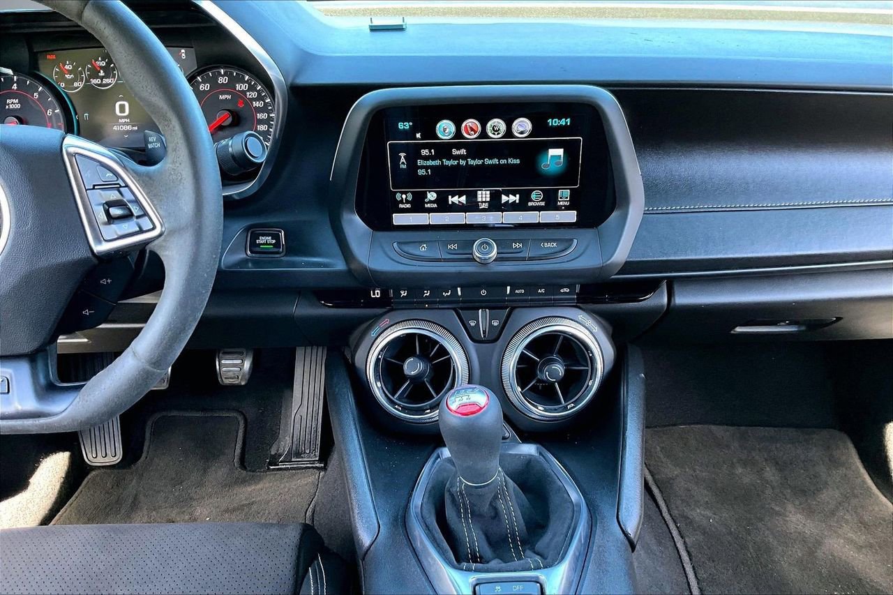 Used 2018 Chevrolet Camaro SS RWD image 12