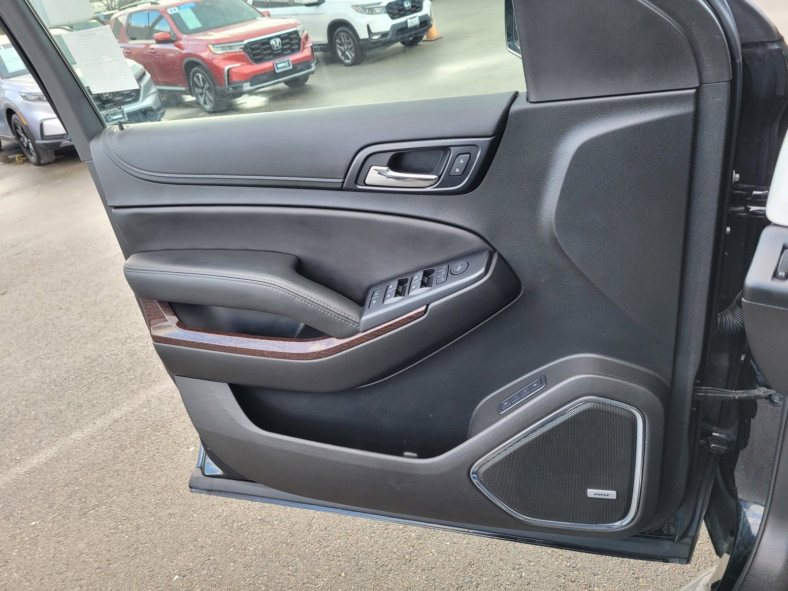 Used 2019 GMC Yukon XL SLT w/ Graphite Performance Edition image 17