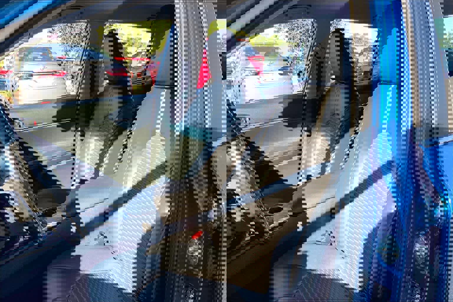 Used 2020 Toyota Camry SE image 9