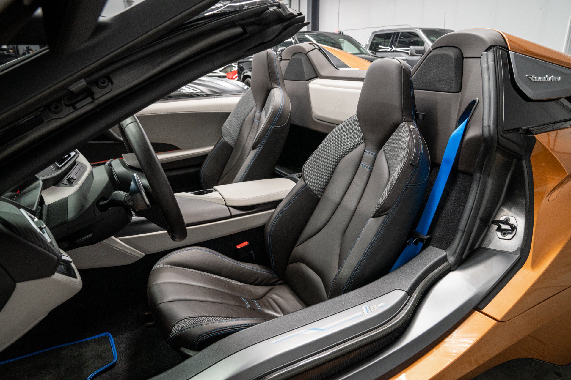 Used 2019 BMW i8 Roadster AWD/4WD image 21