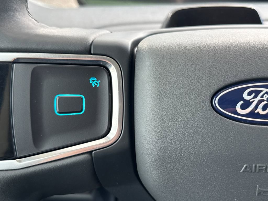 Used 2025 Ford Expedition Max Active RWD image 16