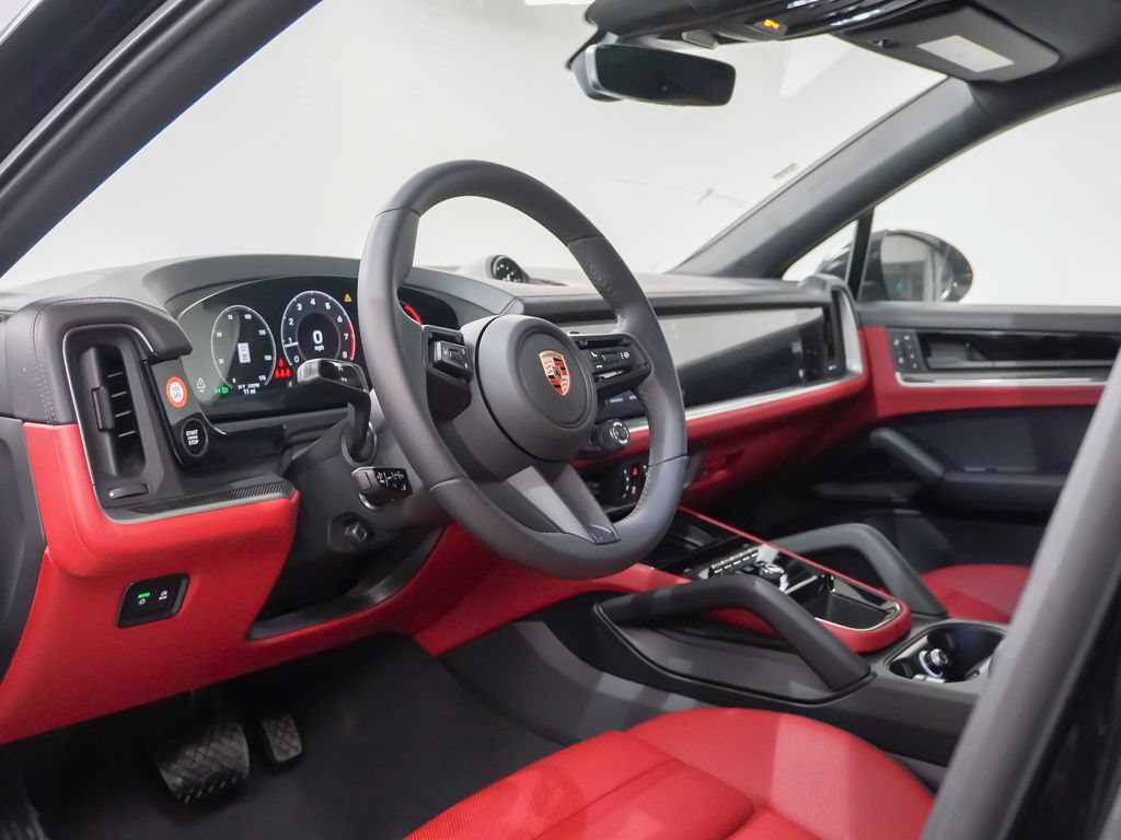 Certified 2026 Porsche Cayenne Coupe AWD/4WD image 4