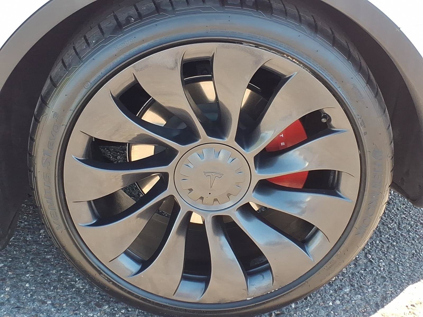 Used 2023 Tesla Model Y Performance AWD/4WD image 9