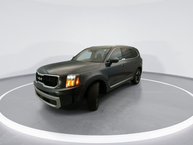 Used 2024 Kia Telluride EX w/ EX Captain's Chair Package image 8