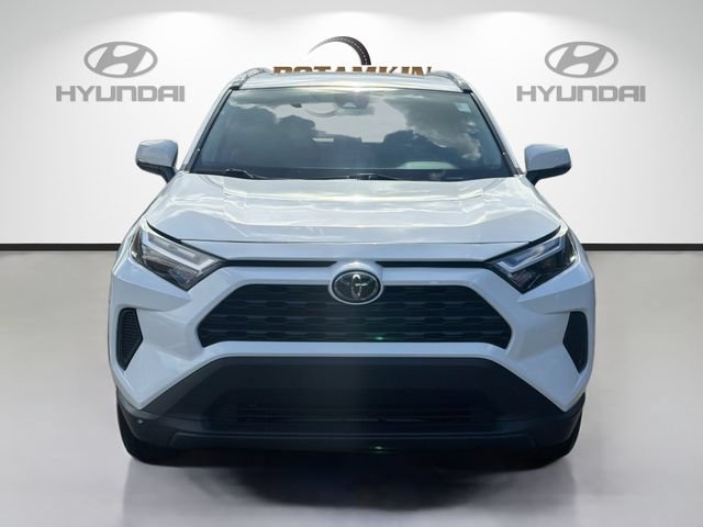 Used 2023 Toyota RAV4 XLE w/ Convenience Package FWD image 2