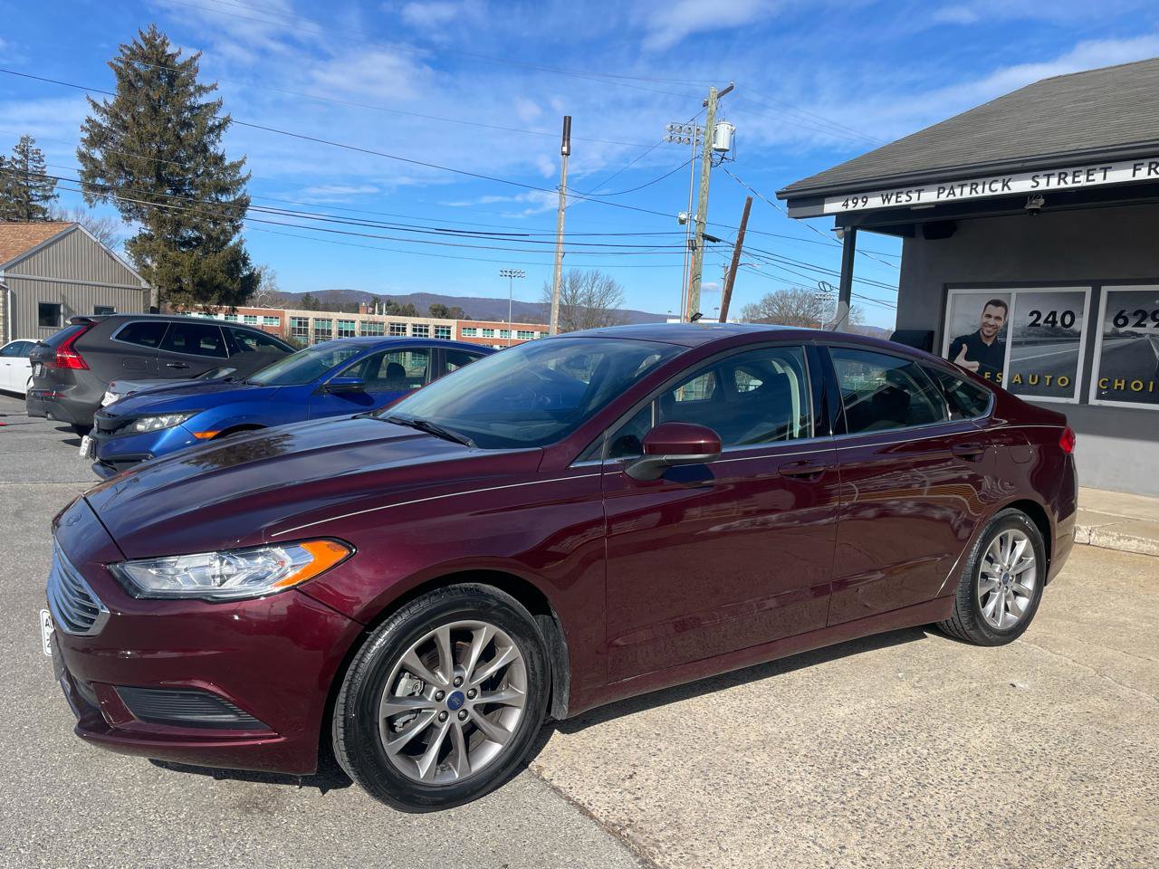 Used 2017 Ford Fusion SE w/ Fusion SE Technology Package image 6