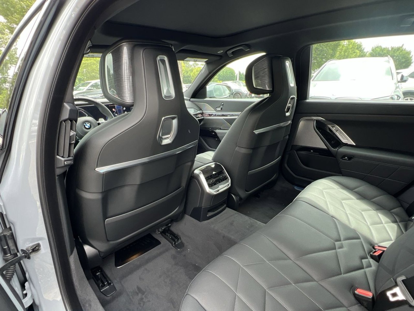 New 2025 BMW 740i xDrive w/ Executive Package image 23