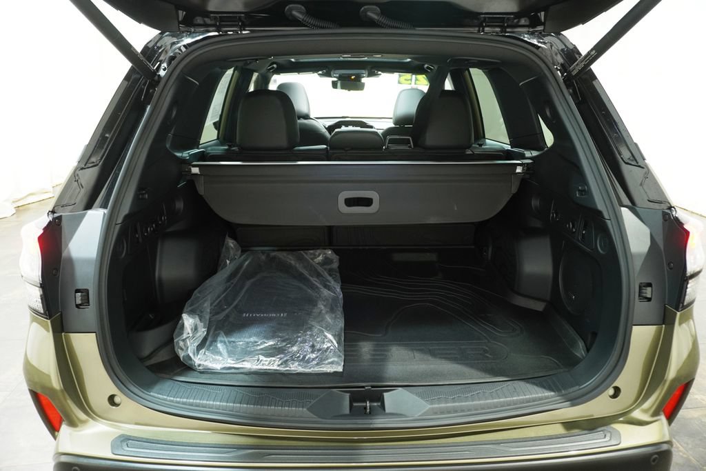 Used 2025 Subaru Forester Touring AWD/4WD image 6