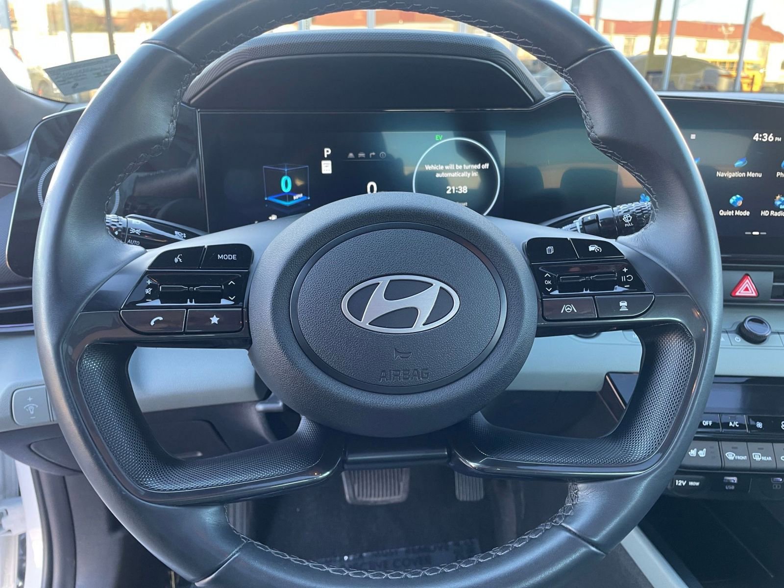 Used 2025 Hyundai Elantra Limited image 28