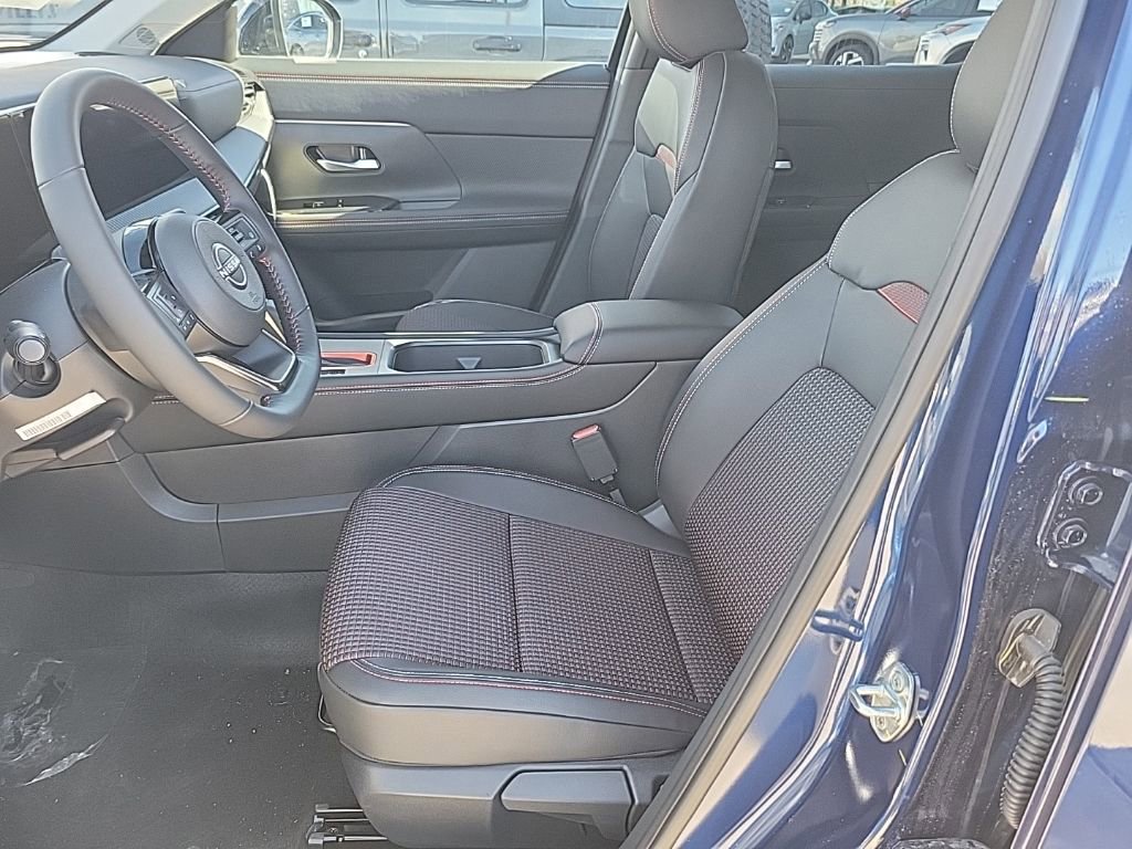 New 2026 Nissan Kicks SR w/ Cold Weather Package image 18