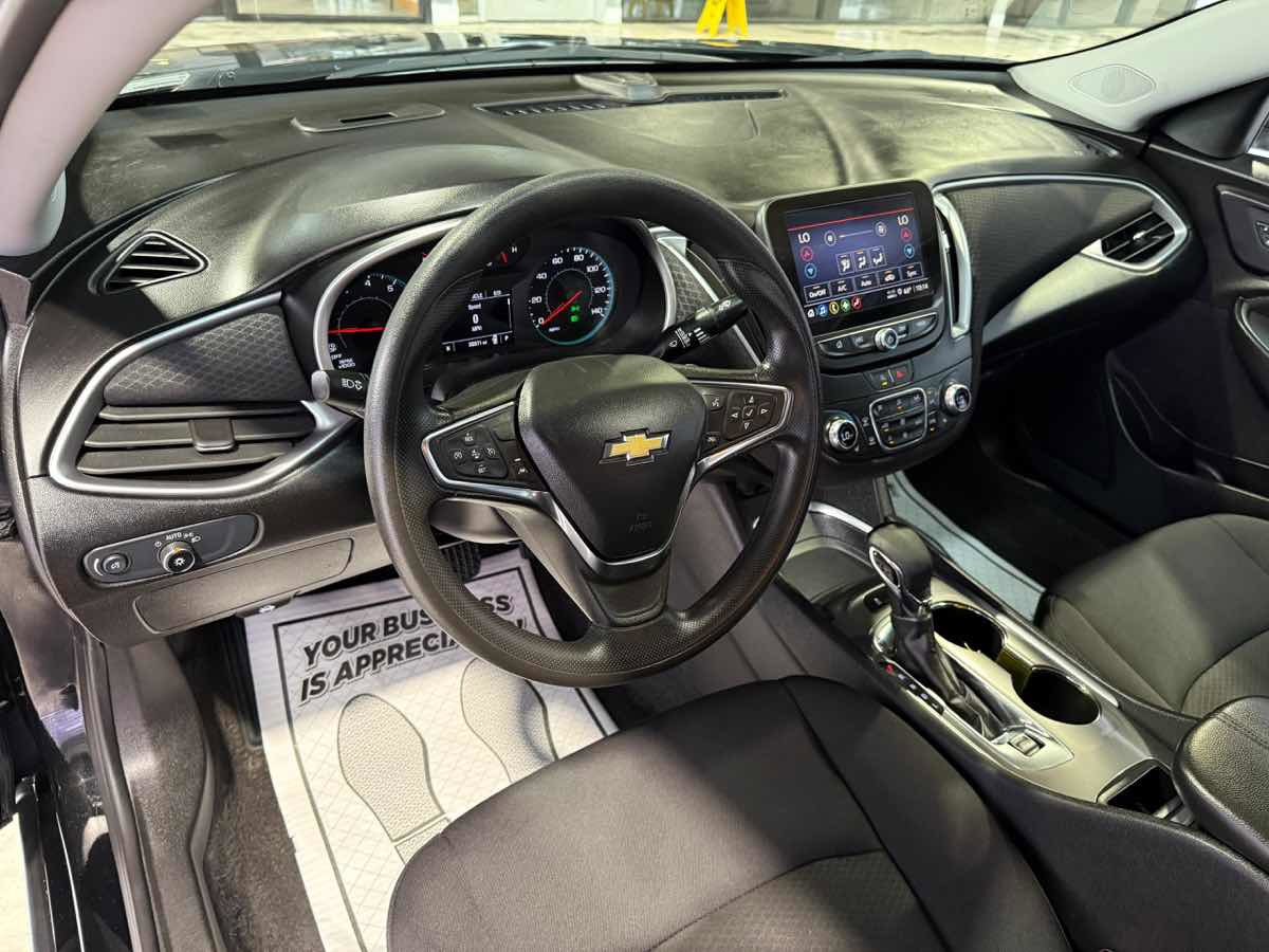 Used 2025 Chevrolet Malibu LT FWD image 28
